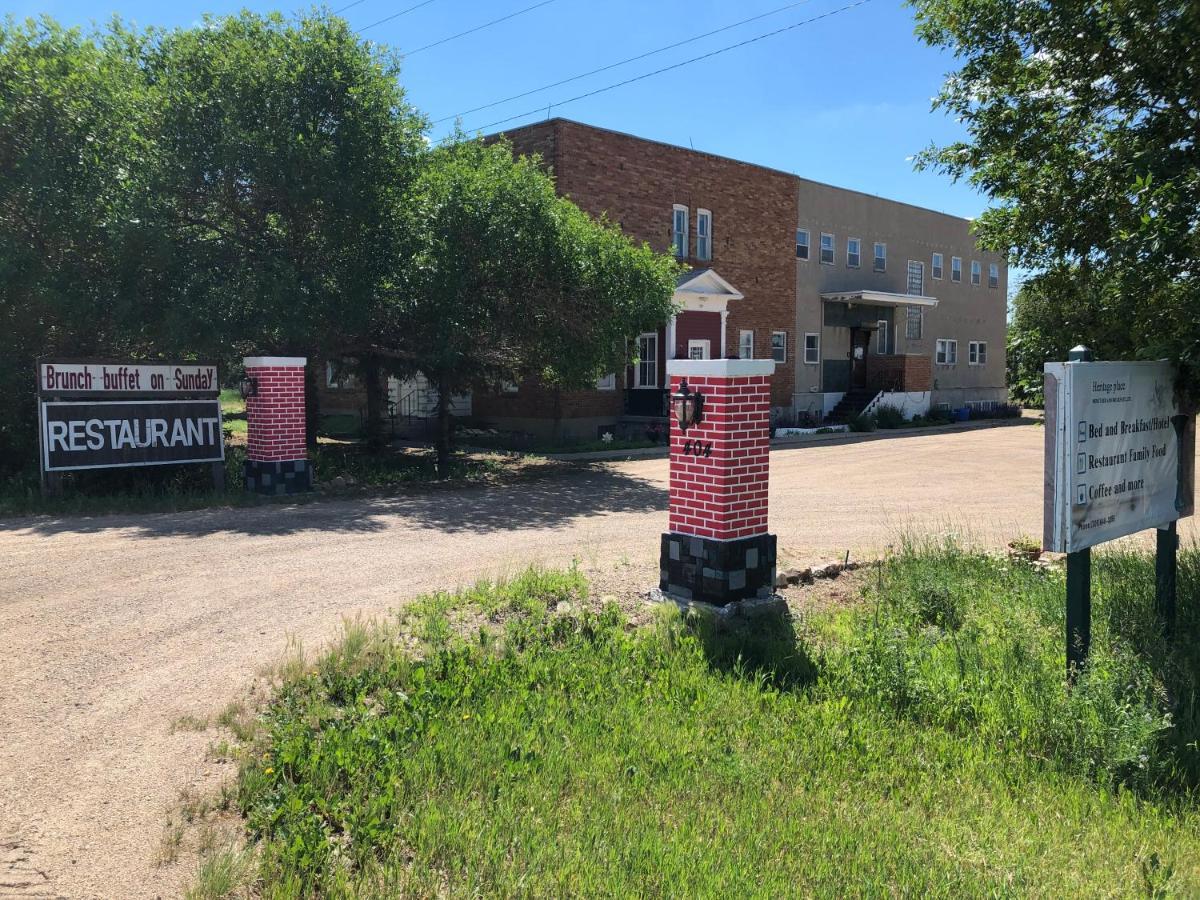 Gravelbourg Heritage Place Hotel מראה חיצוני תמונה