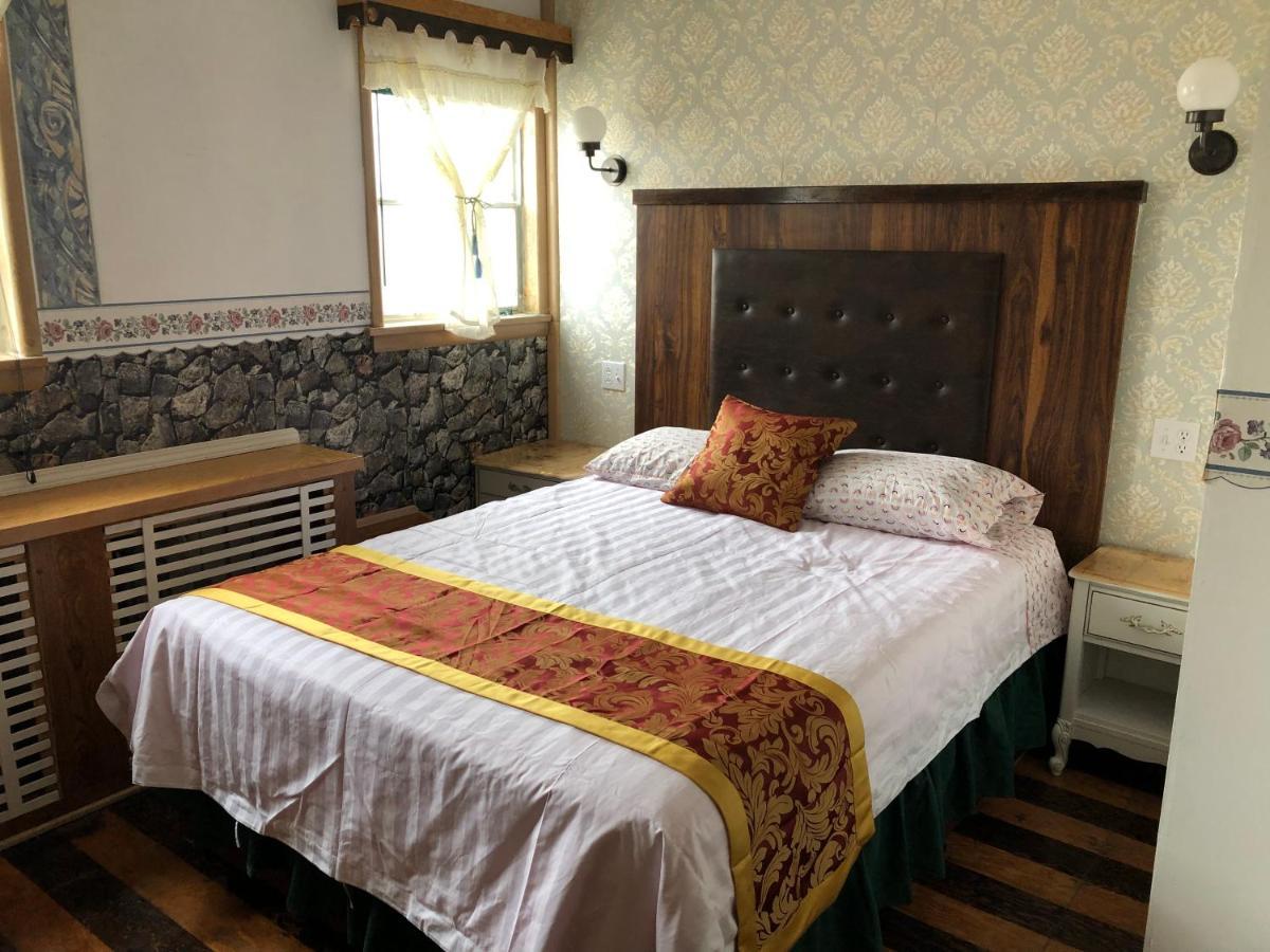 Gravelbourg Heritage Place Hotel מראה חיצוני תמונה