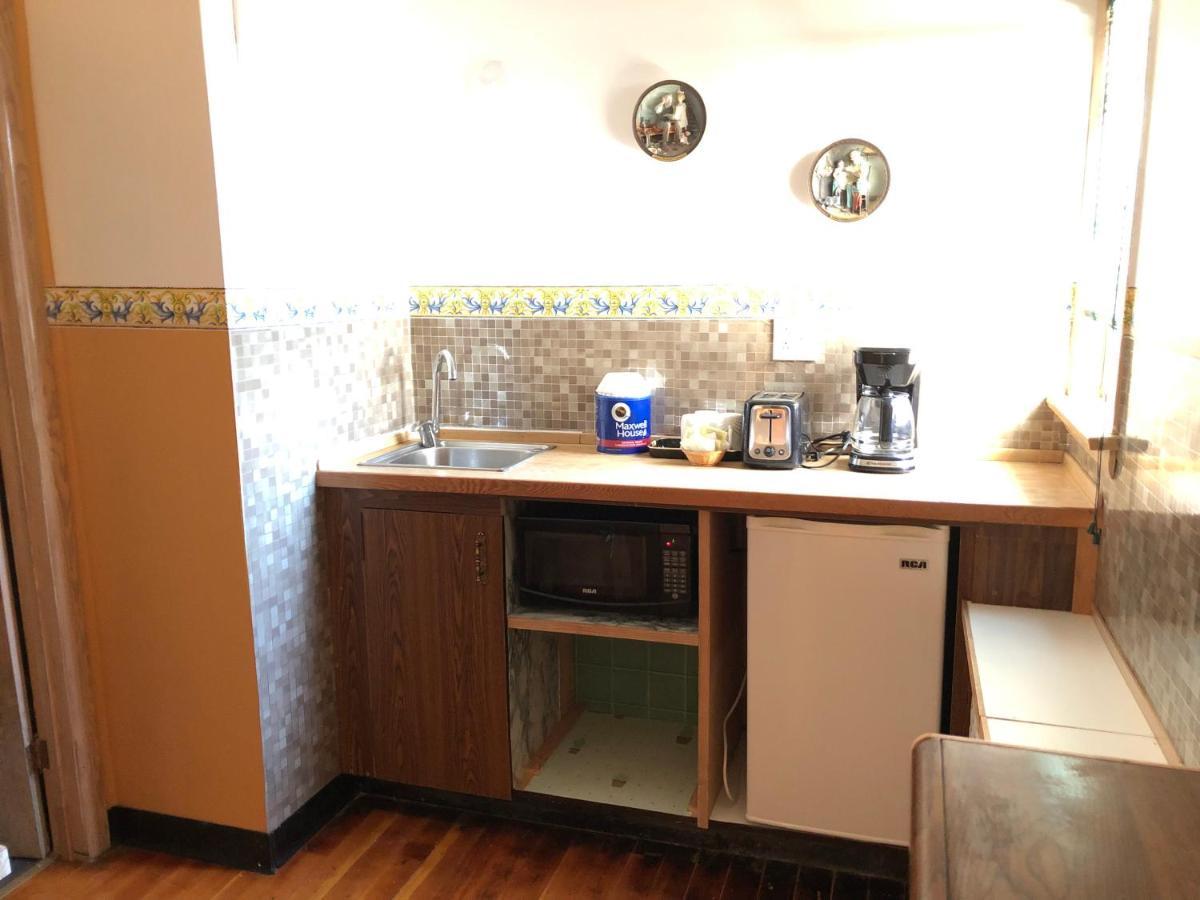 Gravelbourg Heritage Place Hotel מראה חיצוני תמונה