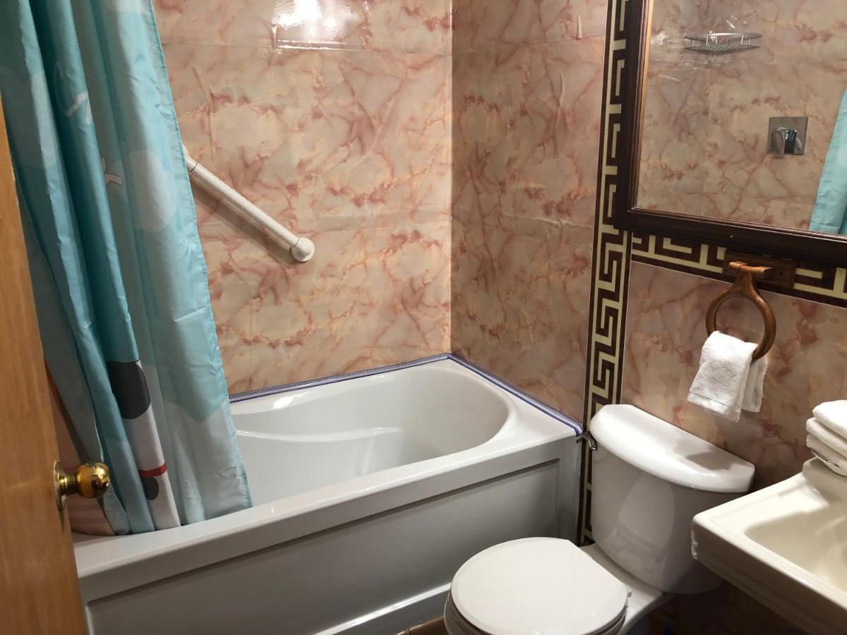 Gravelbourg Heritage Place Hotel מראה חיצוני תמונה