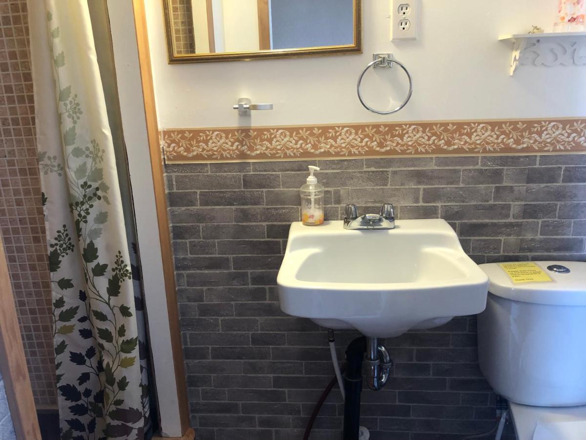 Gravelbourg Heritage Place Hotel מראה חיצוני תמונה