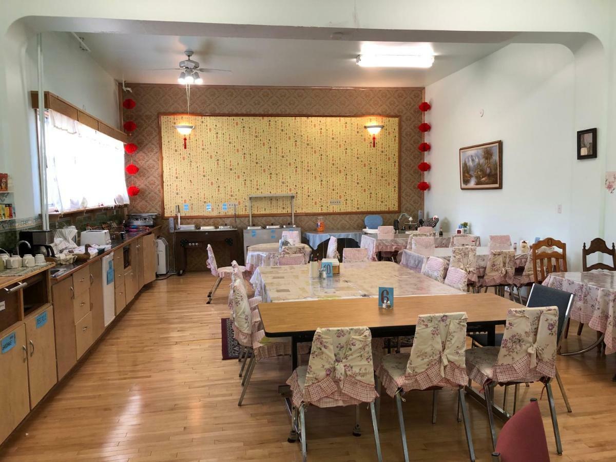 Gravelbourg Heritage Place Hotel מראה חיצוני תמונה